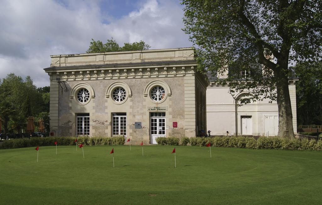 Chateau Golf Des Sept Tours Courcelles-de-Touraine Exterior foto